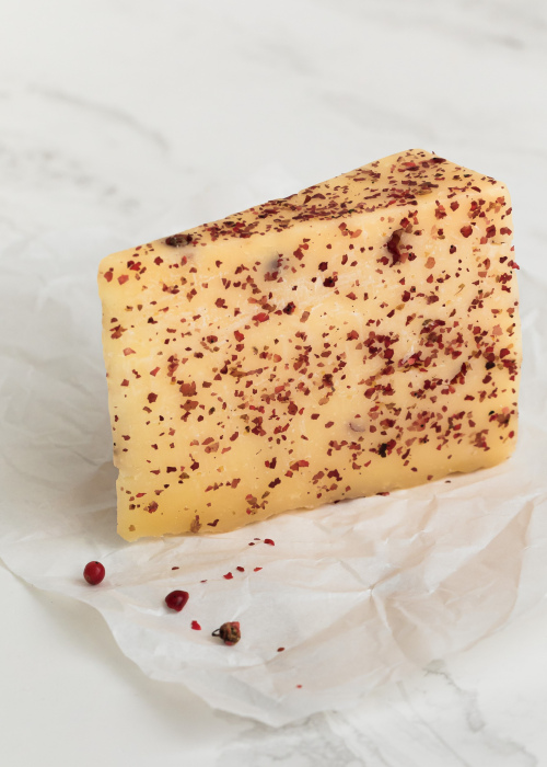 Сыр с розовым перцем, 150 г